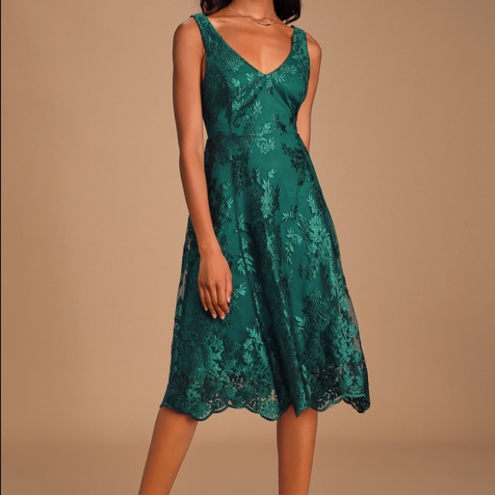 Lulus forest green embroidered midi dress